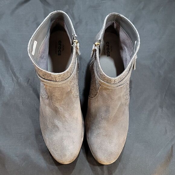 CROCS LEIGH SUEDE MIX WOMEN'S BOOTIE - Picture 3 of 14